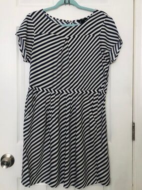 J.Crew Navy White Striped Dress Womens Medium Short Sleeve Fit Flare Casual J104